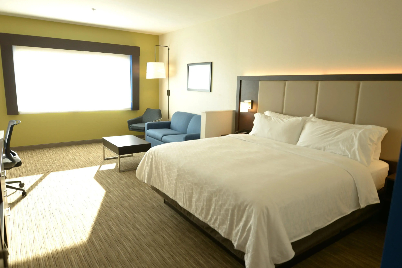 Holiday Inn Express & Suites Onalaska La Crosse Area by IHG