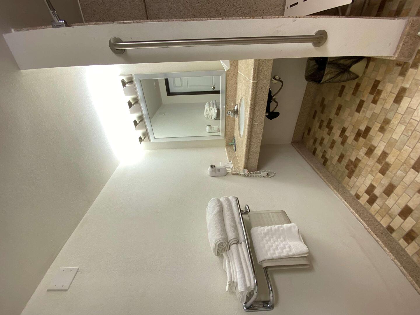 Best Western Antelope Inn & Suites