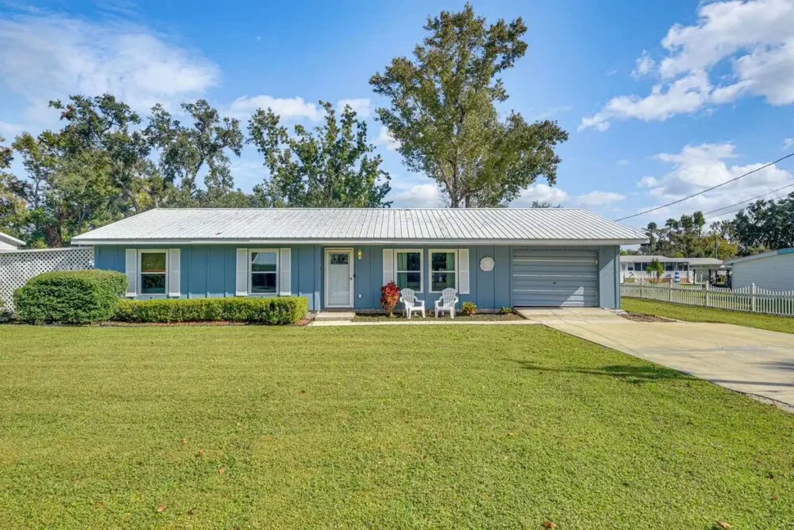 Riverside Retreat w/ Boat Dock in Sunny Astor!