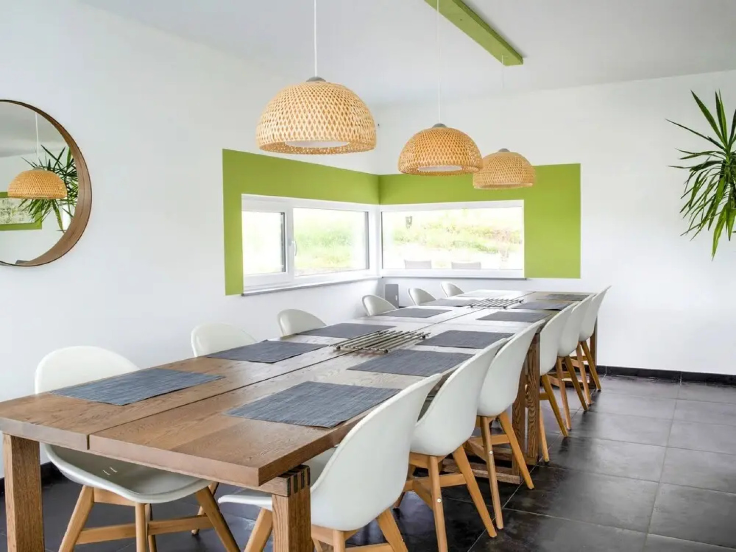 Plush Villa in Léglise near Forest