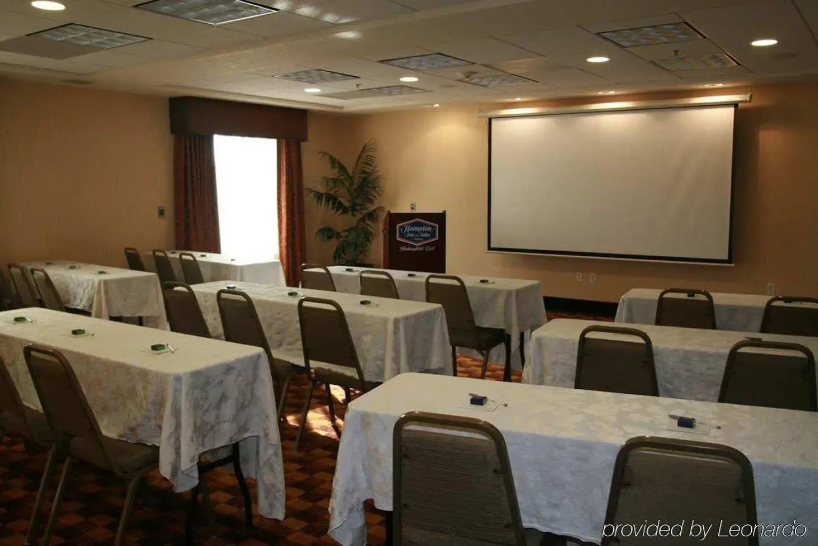 Hampton Inn & Suites Bakersfield/Hwy 58, CA