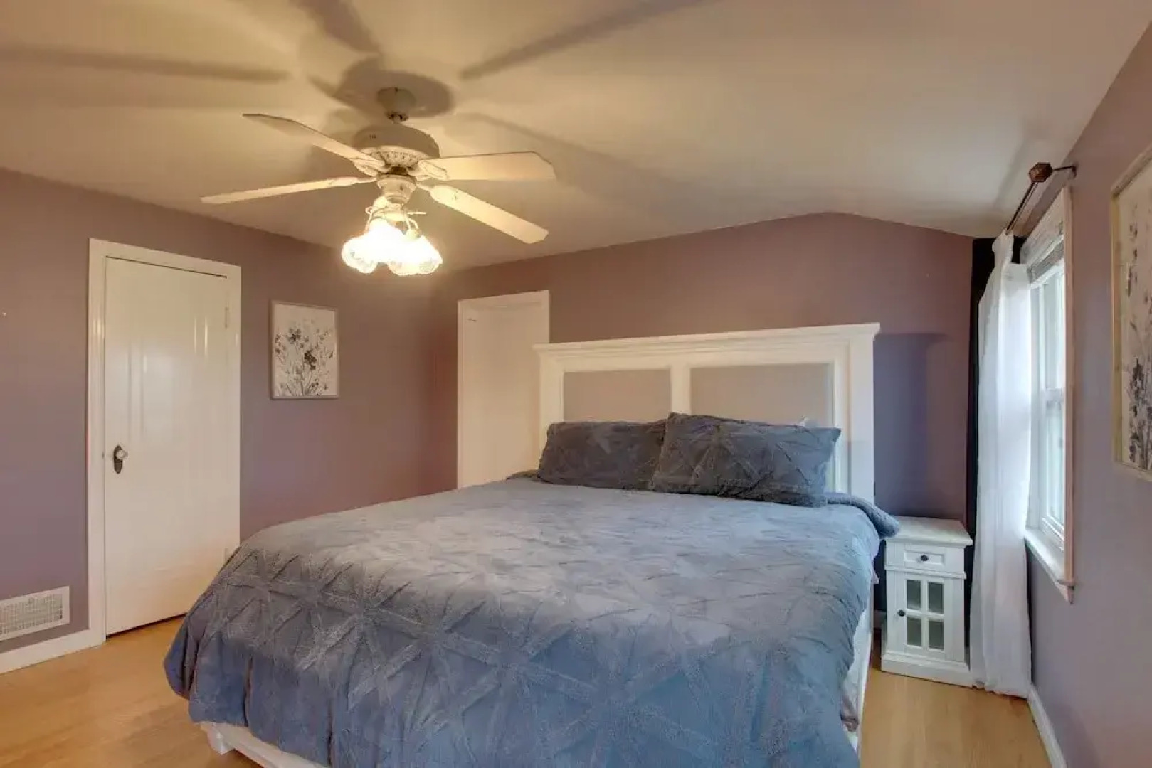 Lakefront Algoma Home w/ Deck, Grill & Fireplace