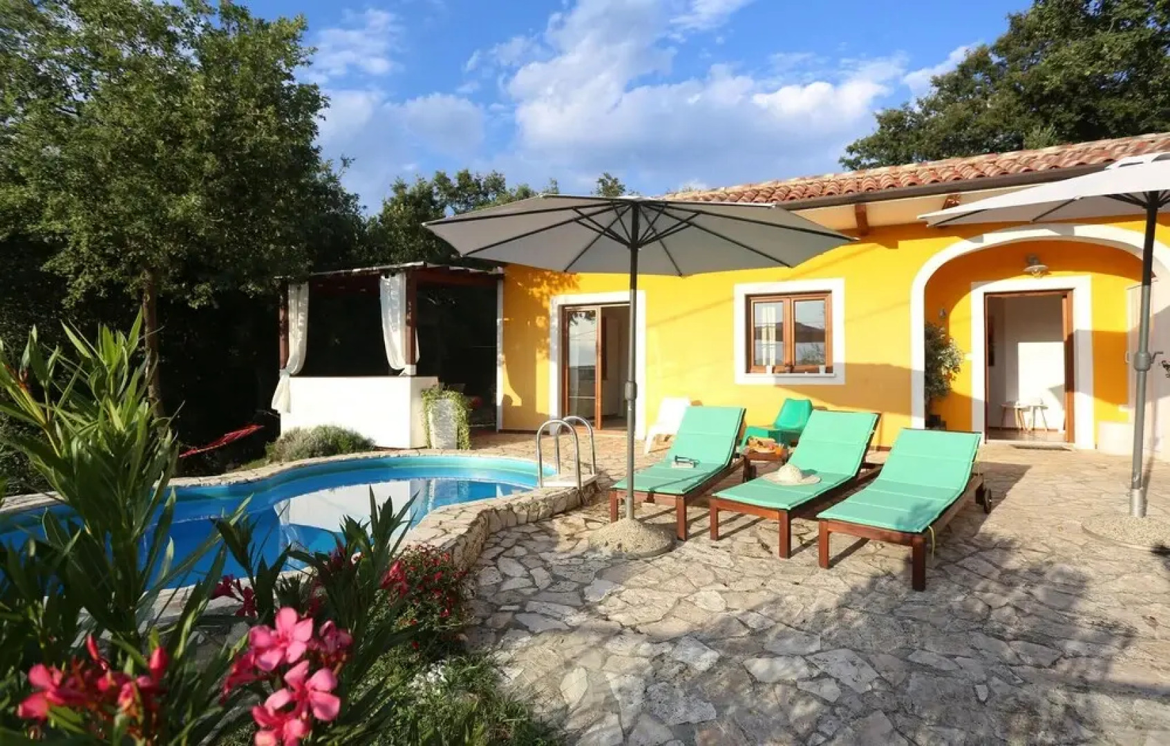 Amazing Home in Ripenda Verbanci With Outdoor Swimming Pool, Wifi and 2 Bedrooms