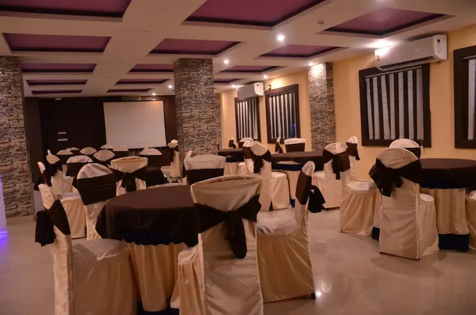 Dolphin Chocolate Inn