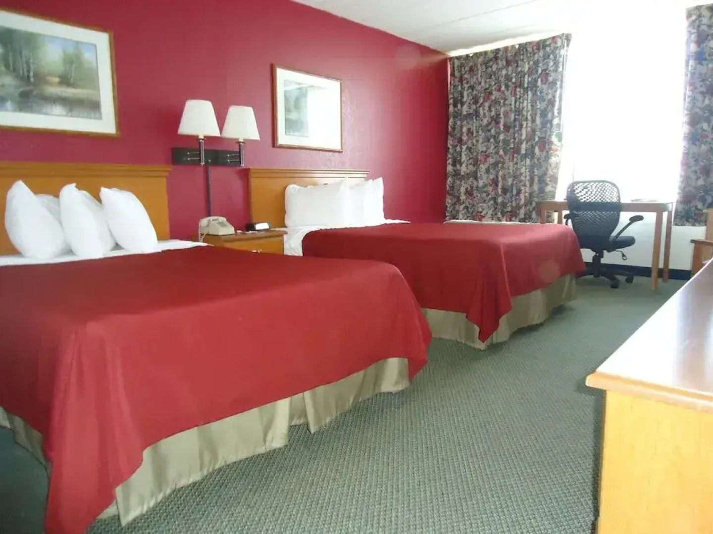 Magnuson Grand Hotel and Conference Center
