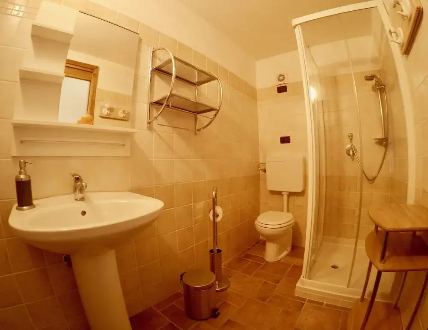 4lander House Balins