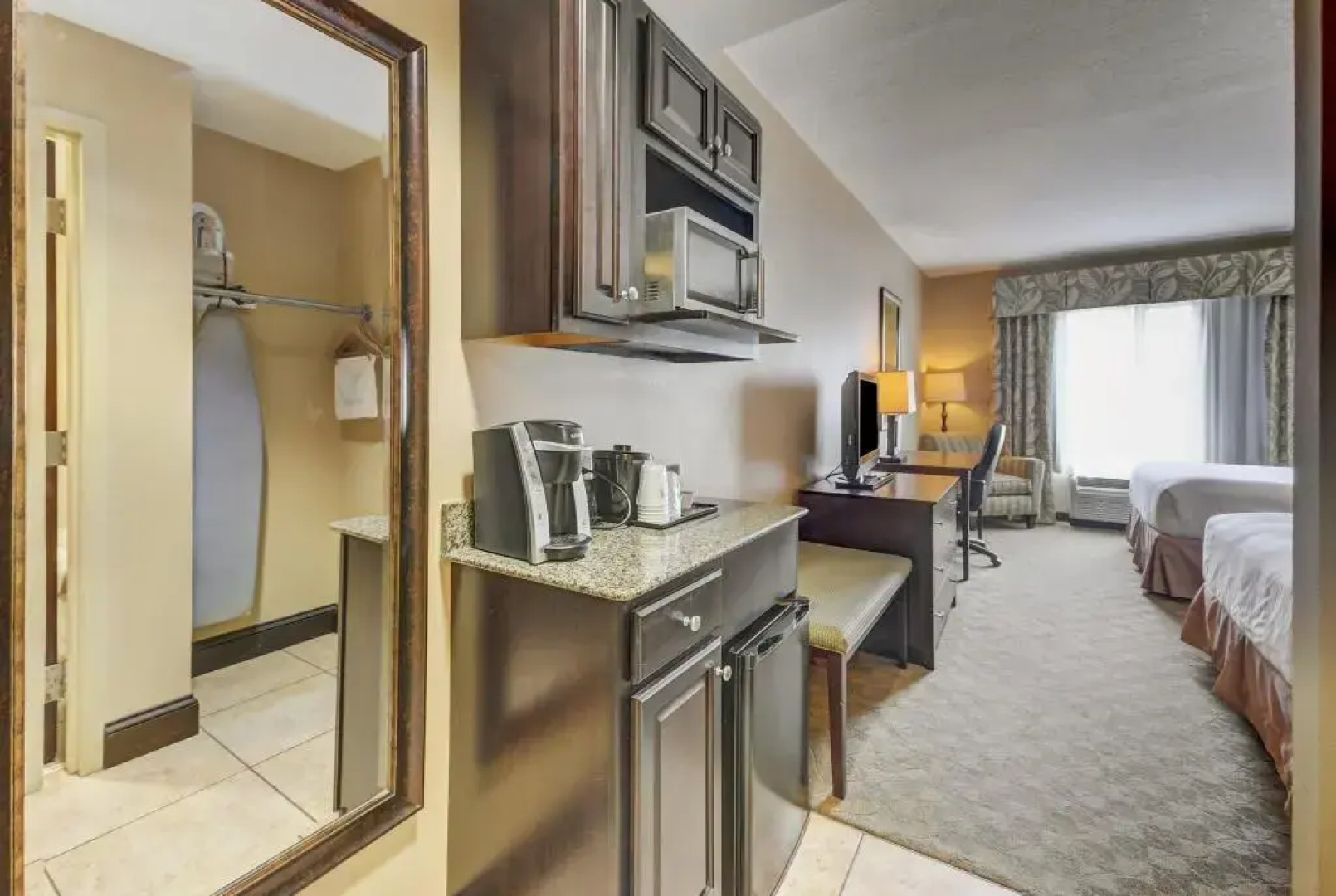 Holiday Inn Express & Suites Tampa USF Busch Gardens by IHG