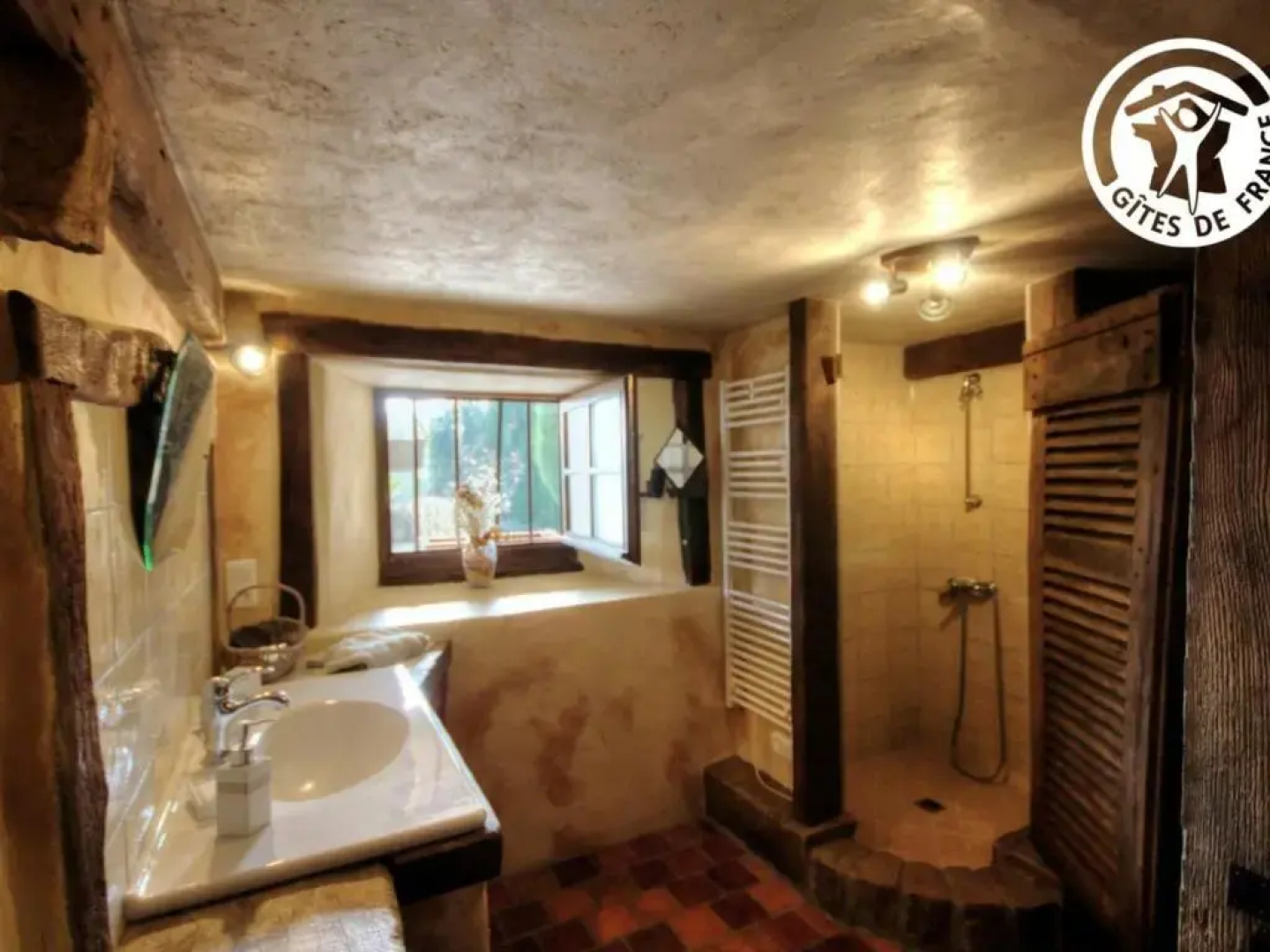 Gîte Chirassimont, 2 pièces, 4 personnes - FR-1-496-137