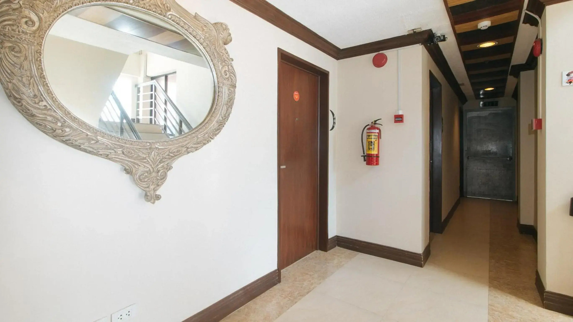 Reddoorz near Landers Superstore Cebu City