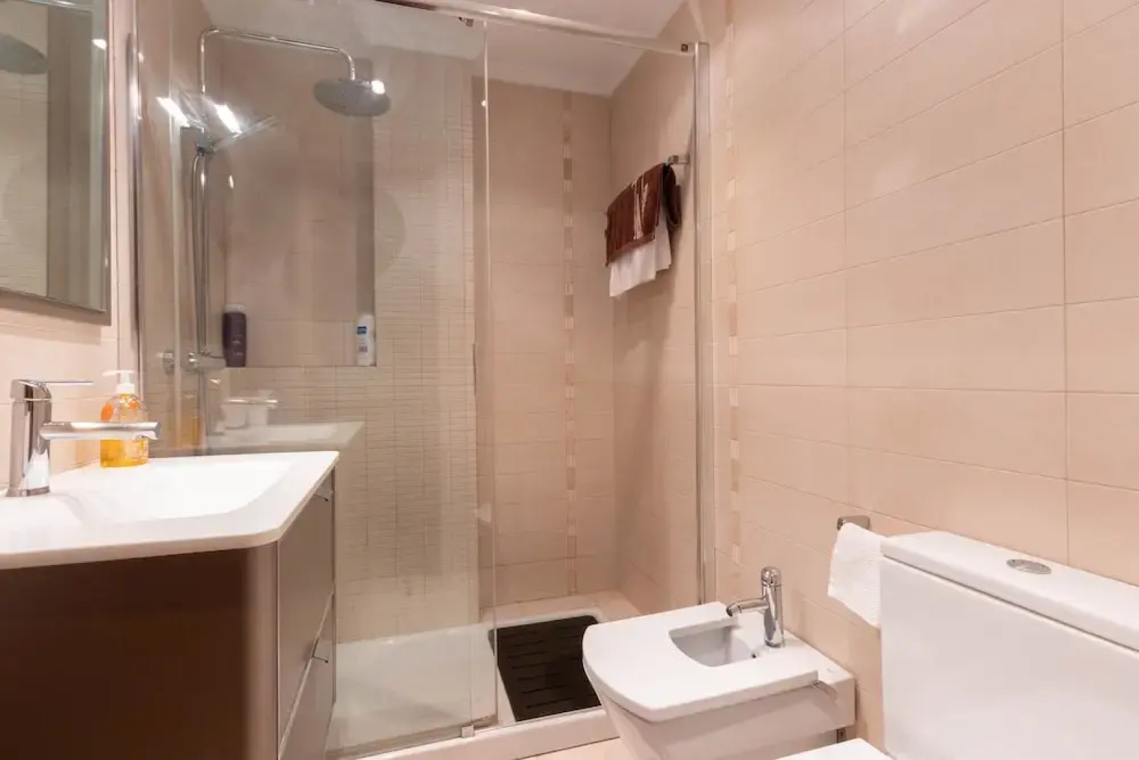 Muy espacioso - Campo Volantín Garaje