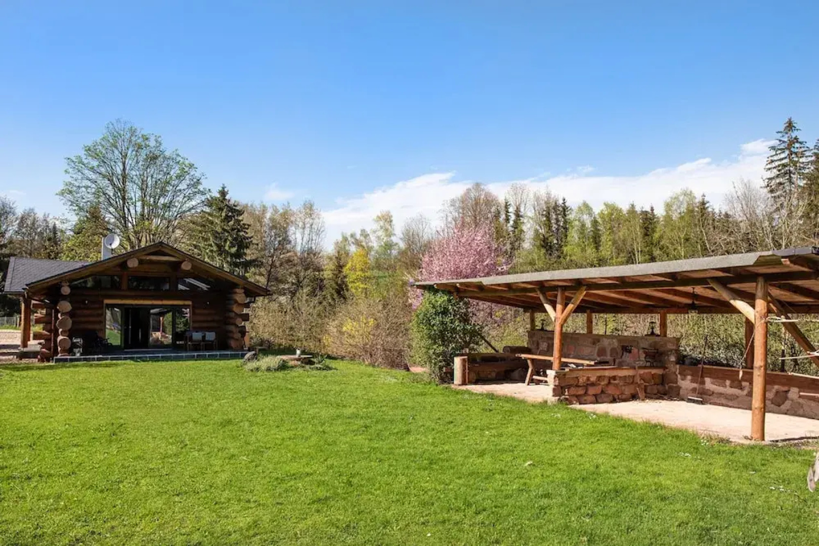 Villa in Lomnice nad Popelkou
