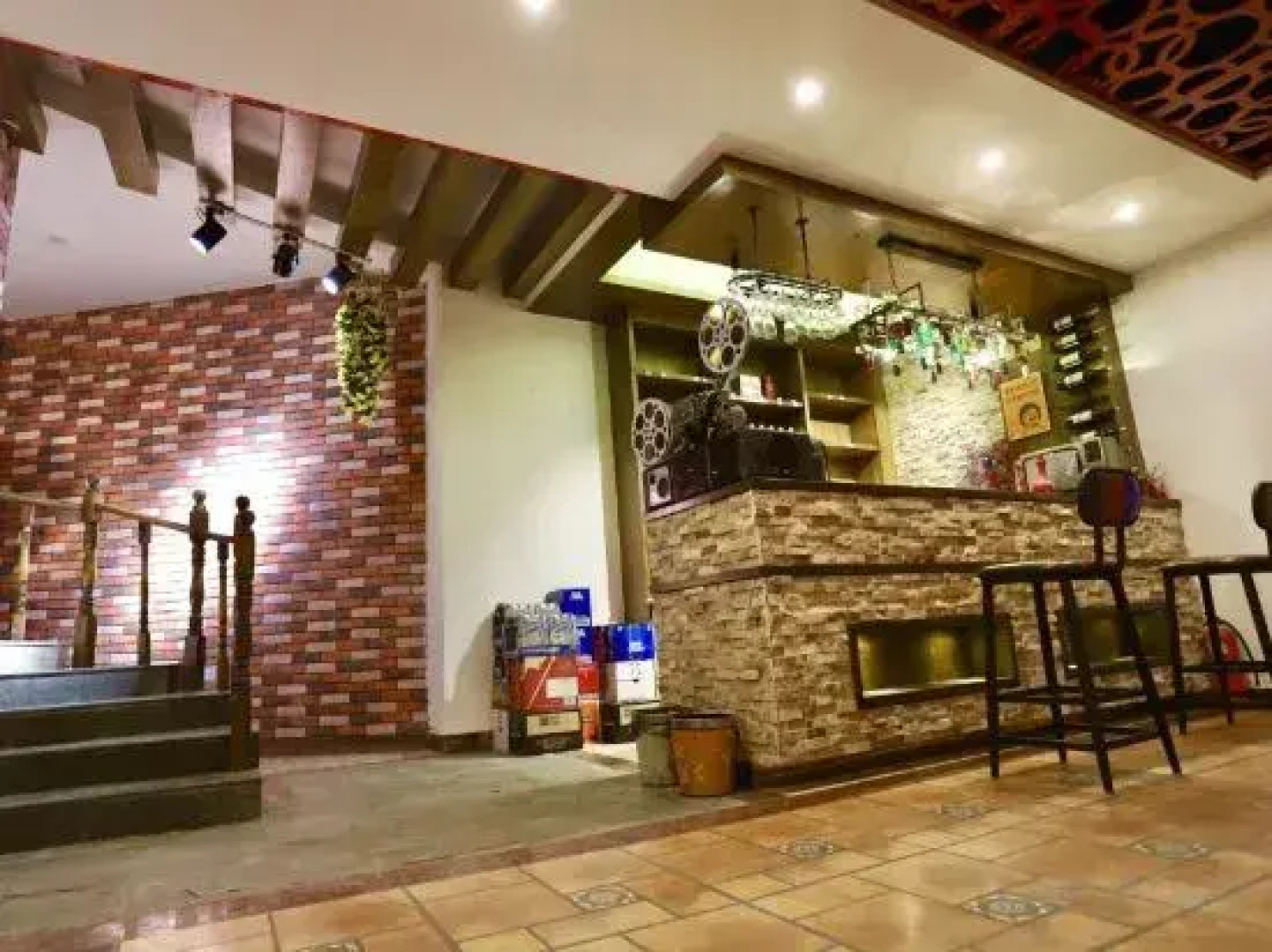 Guide Riverside Mountain House