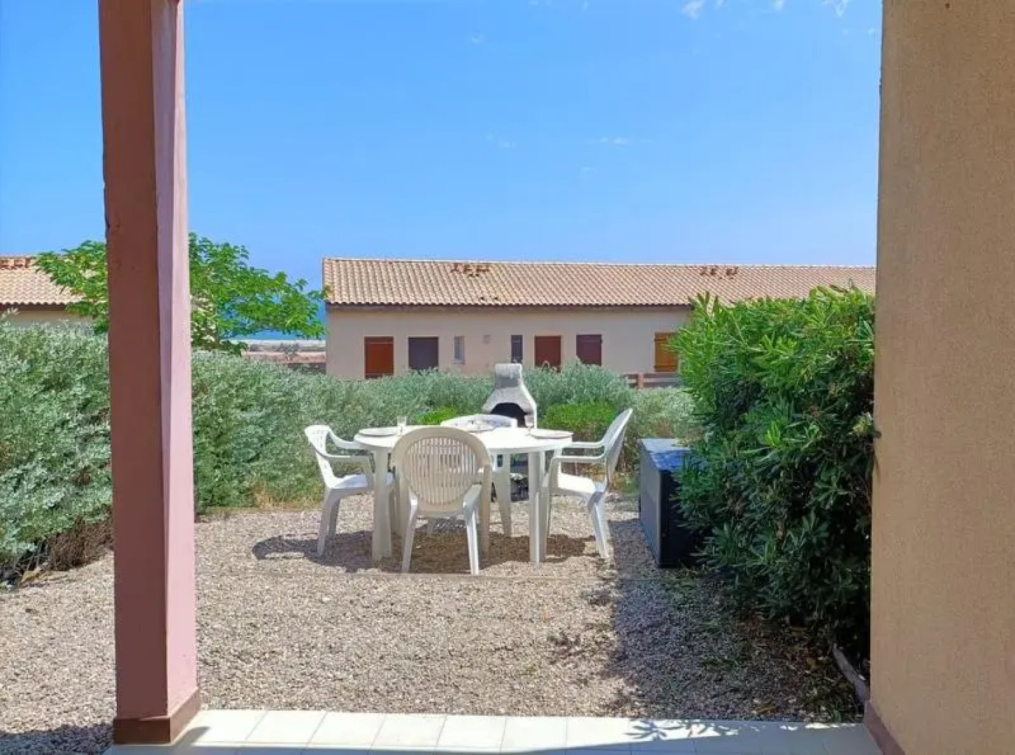 Appartement T2 jardin et parking, Résidence avec piscine Saint pierre La Mer 4RH106