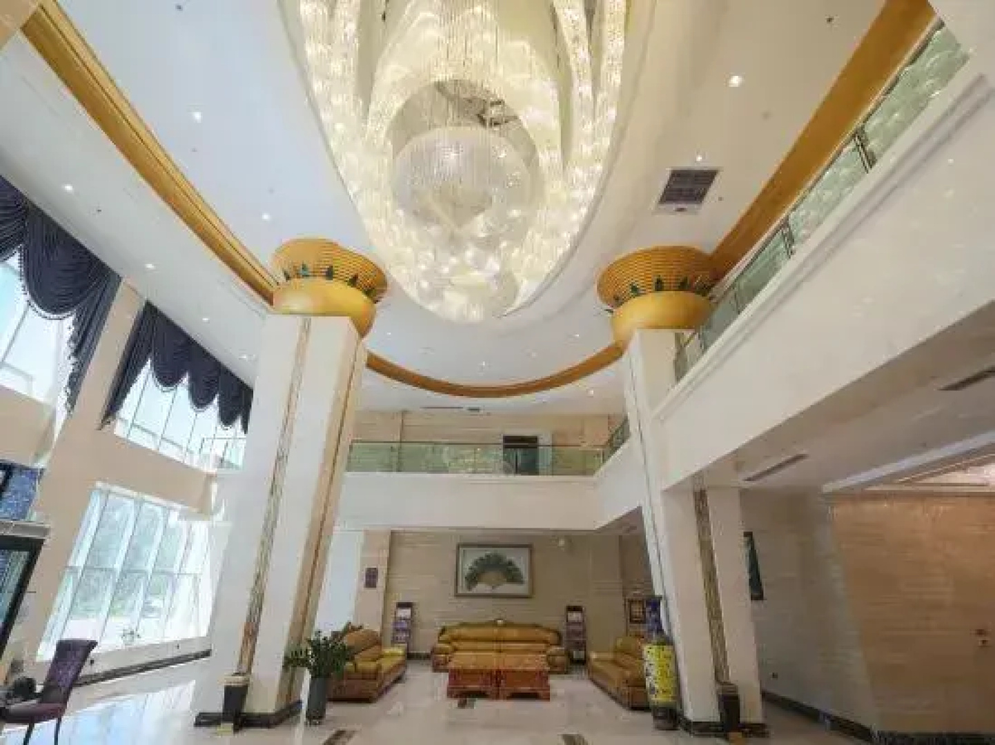 Bu'erjin International Hotel