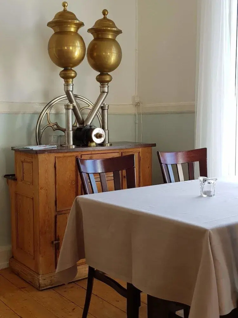 Tante Tut & Onkel E Hotel