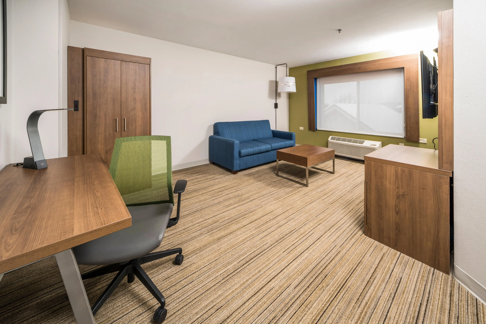 Holiday Inn Express & Suites Indianapolis Northwest by IHG