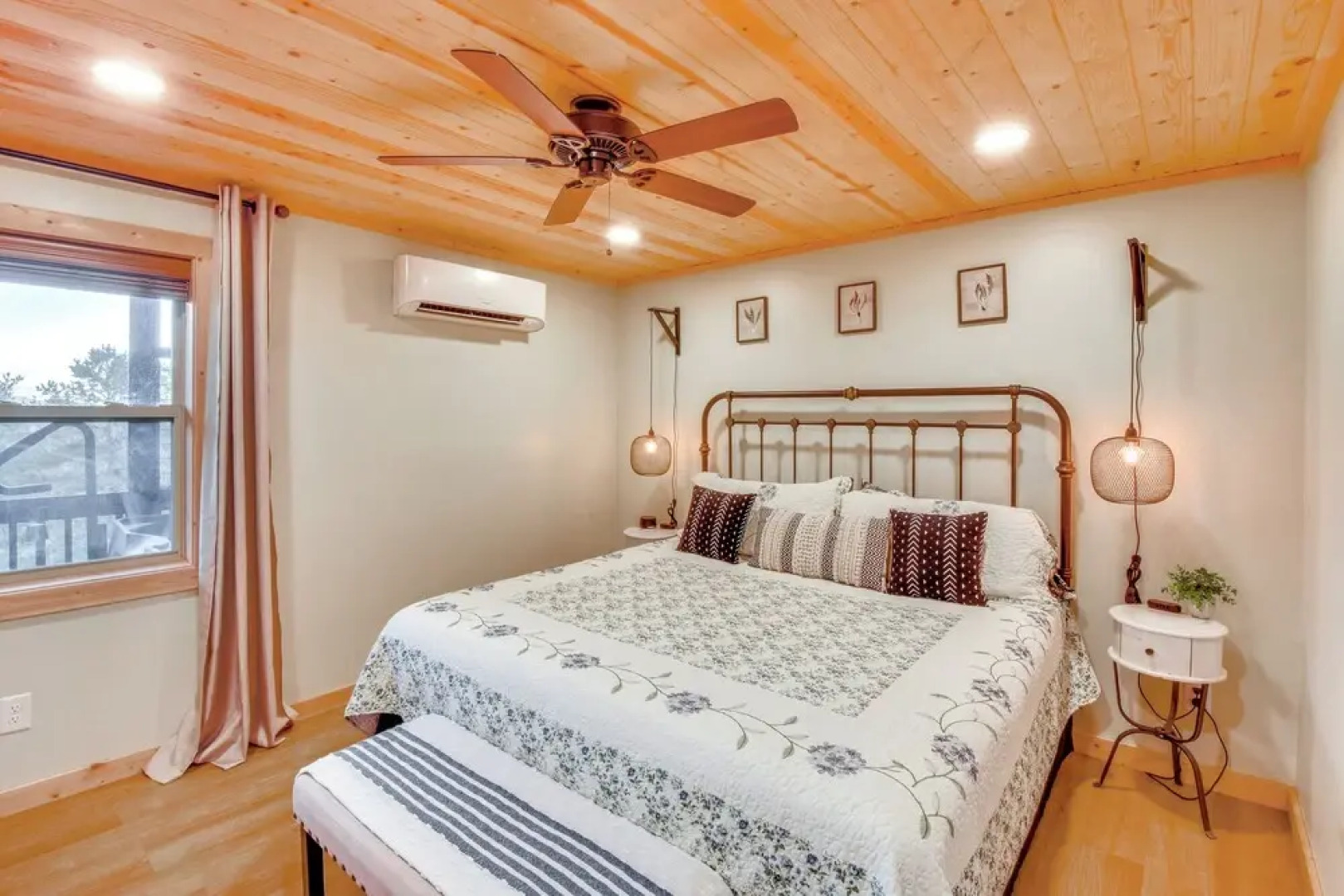 Lakemont Mountain Cabin w/ Game Room & Hot Tub!