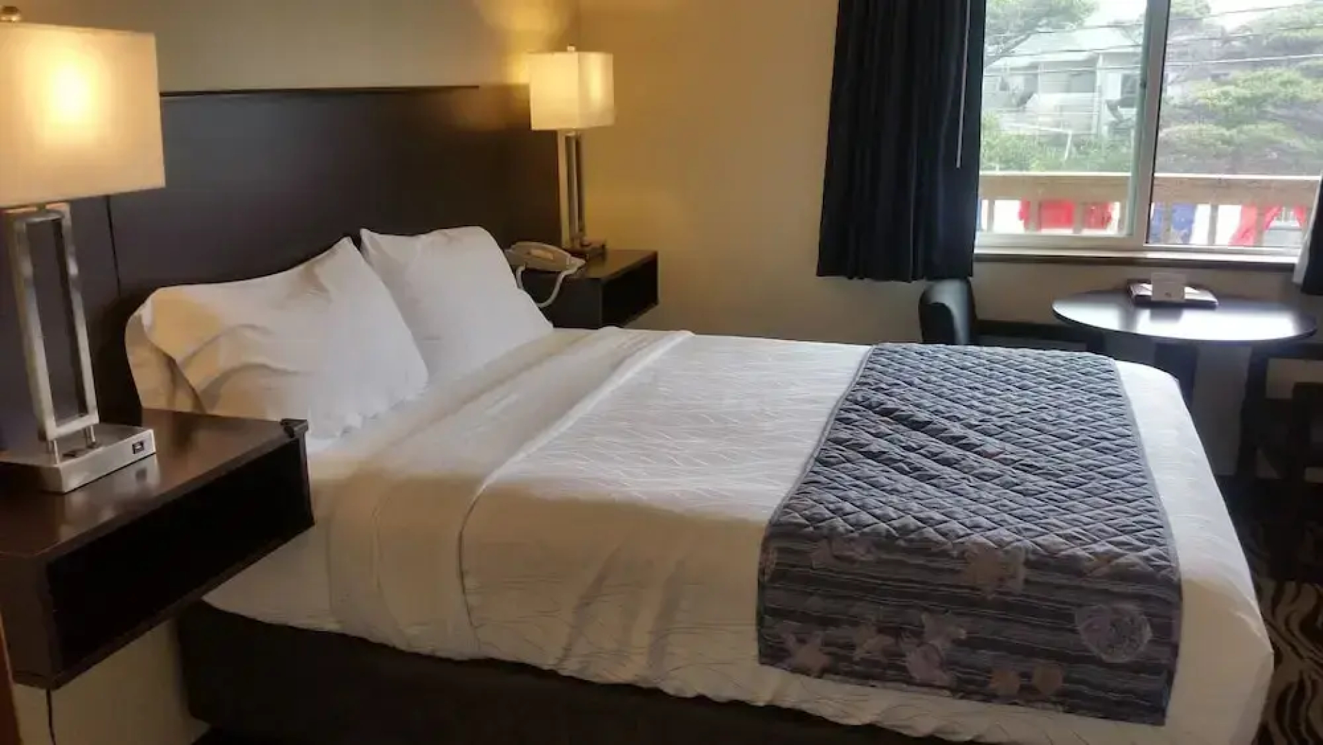 Tradewinds Motel