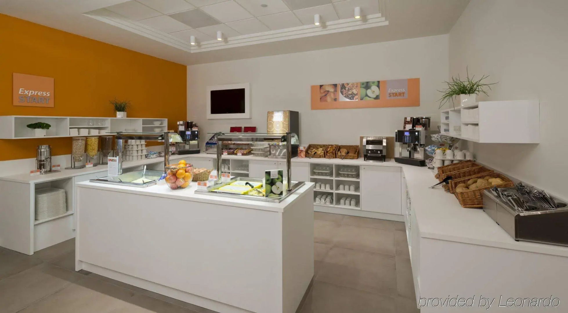 Holiday Inn Express Antwerp City-North by IHG