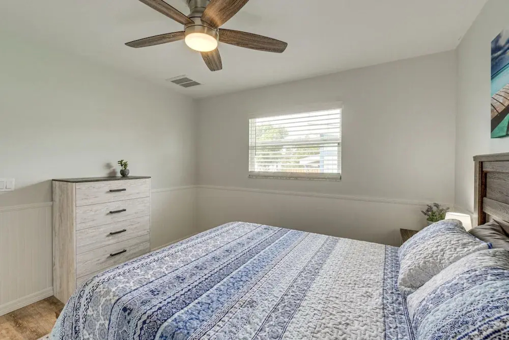 Stylish Bokeelia Home: Deck & Outdoor Dining Area!