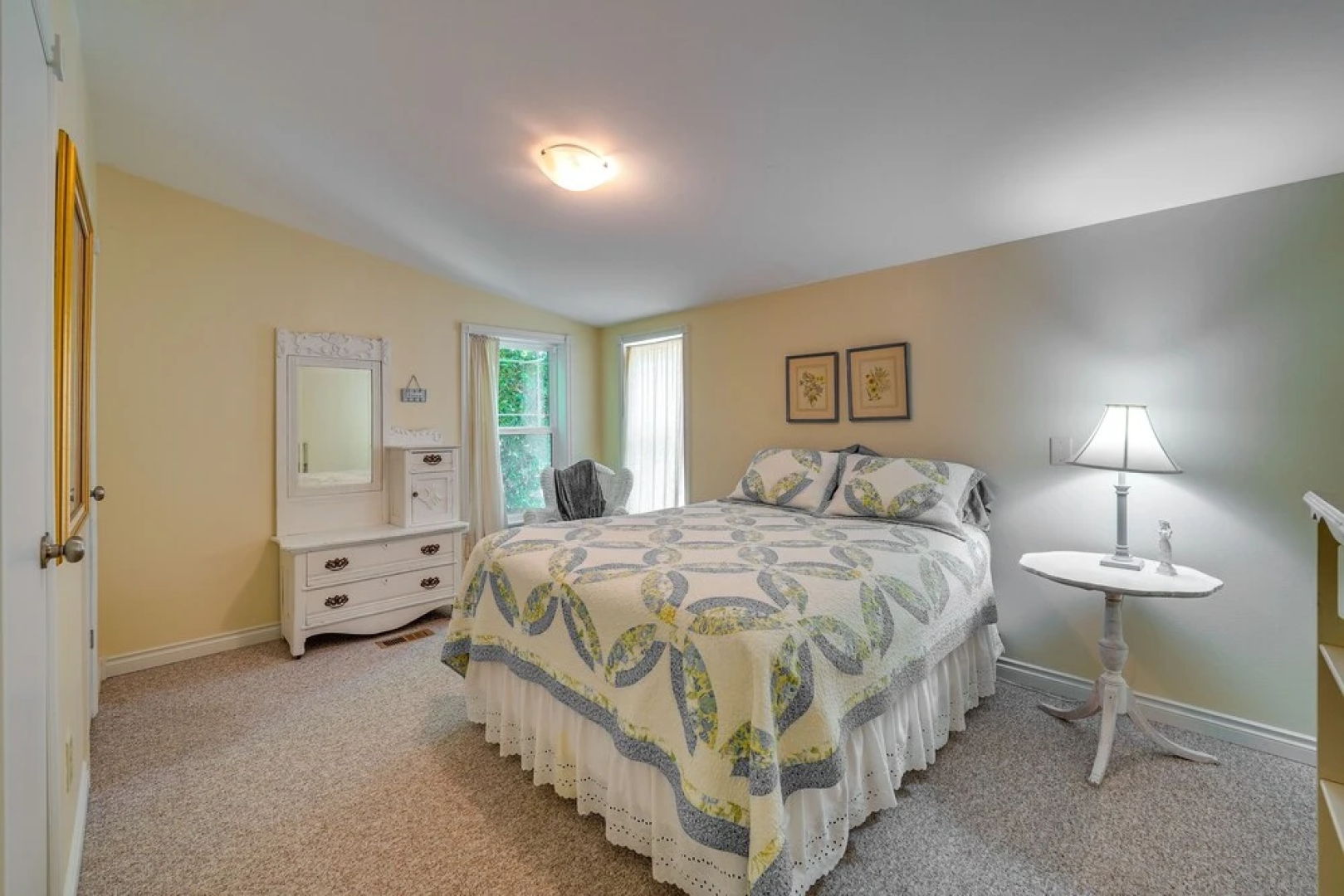 Cozy Langley Retreat: Water Views & Beach Access