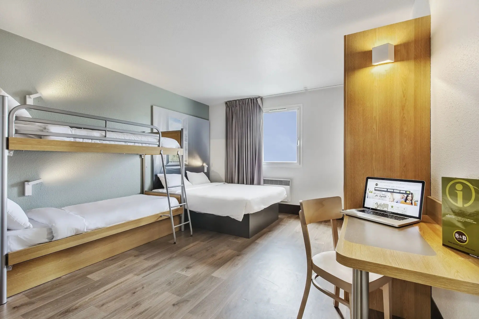 B&B HOTEL Lyon Grand Stade Meyzieu