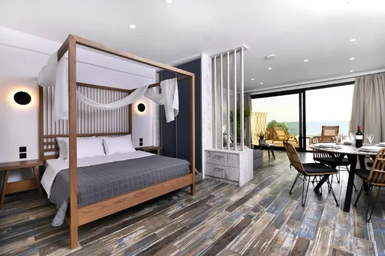 Villa Dorra Coast Suites