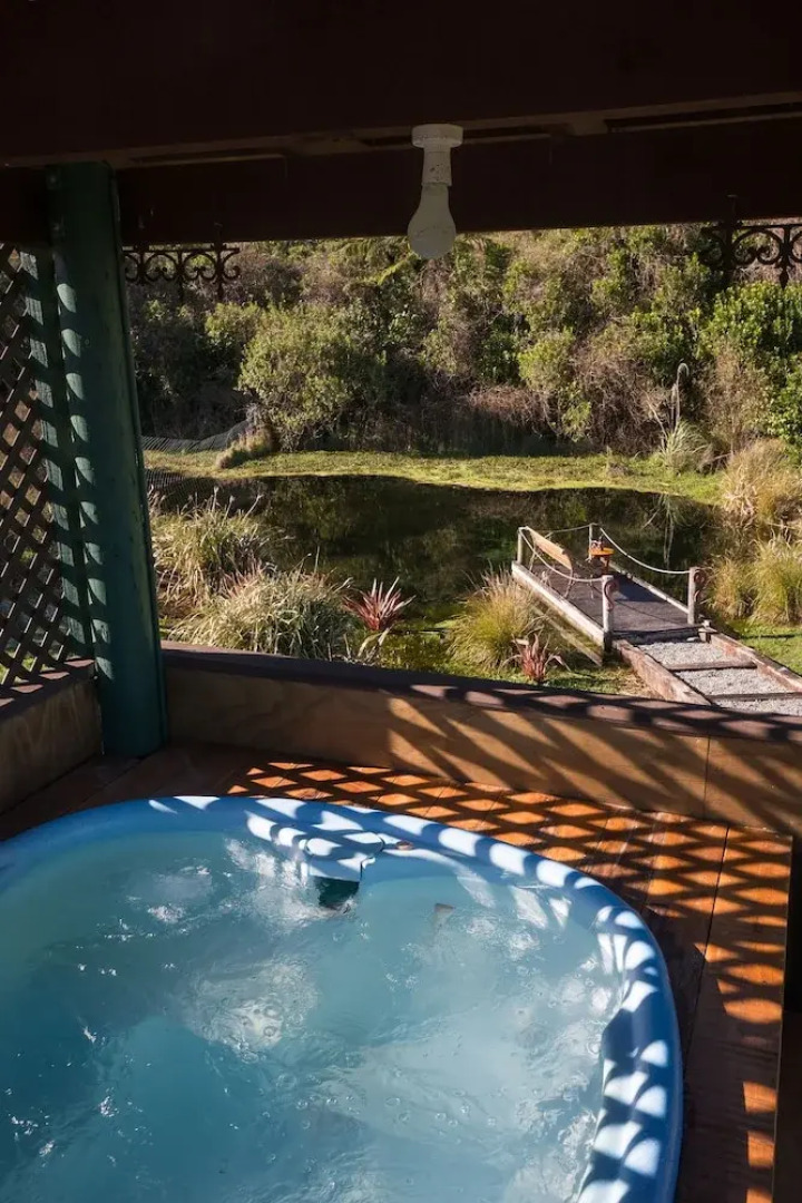 Koru Beach Cabin & B&B Homestay