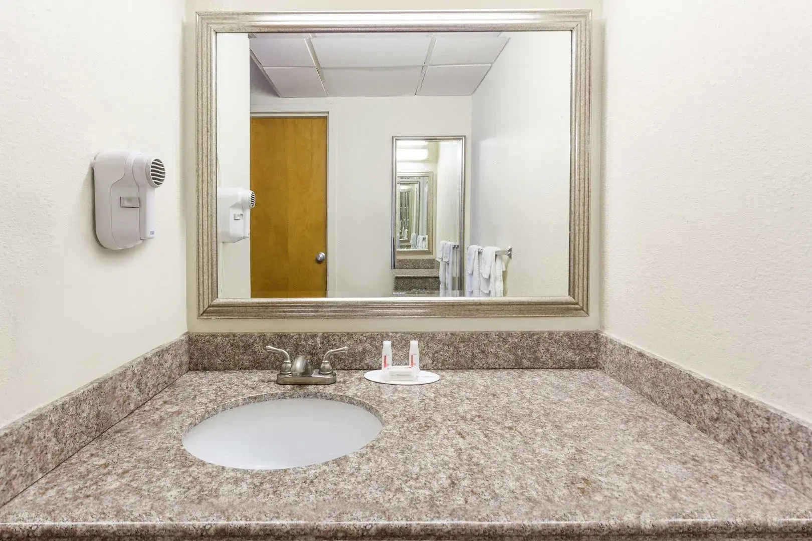 Quality Inn Dalton East