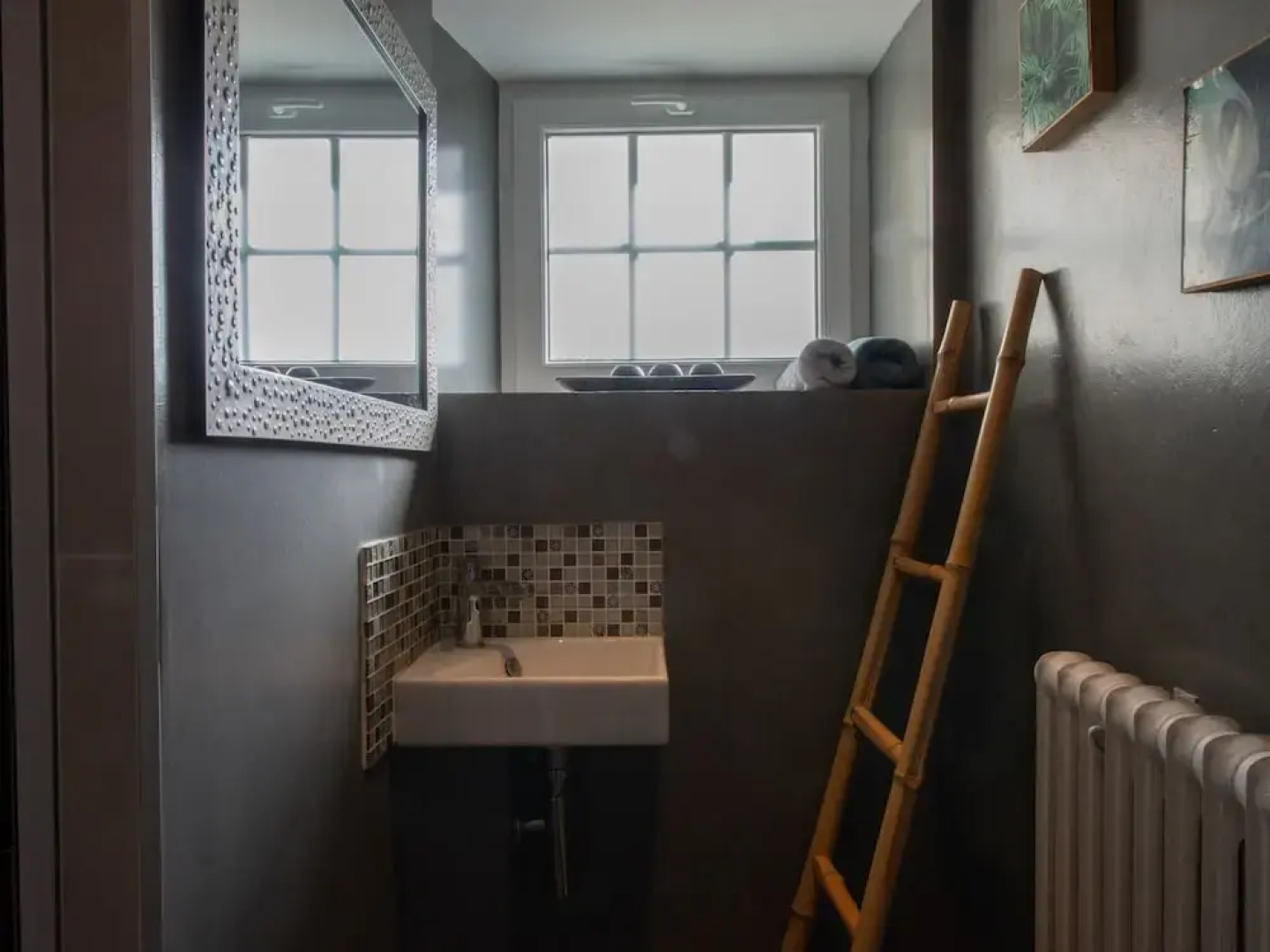 Cosy Holiday Home in Mandeville en Bassin With Garden