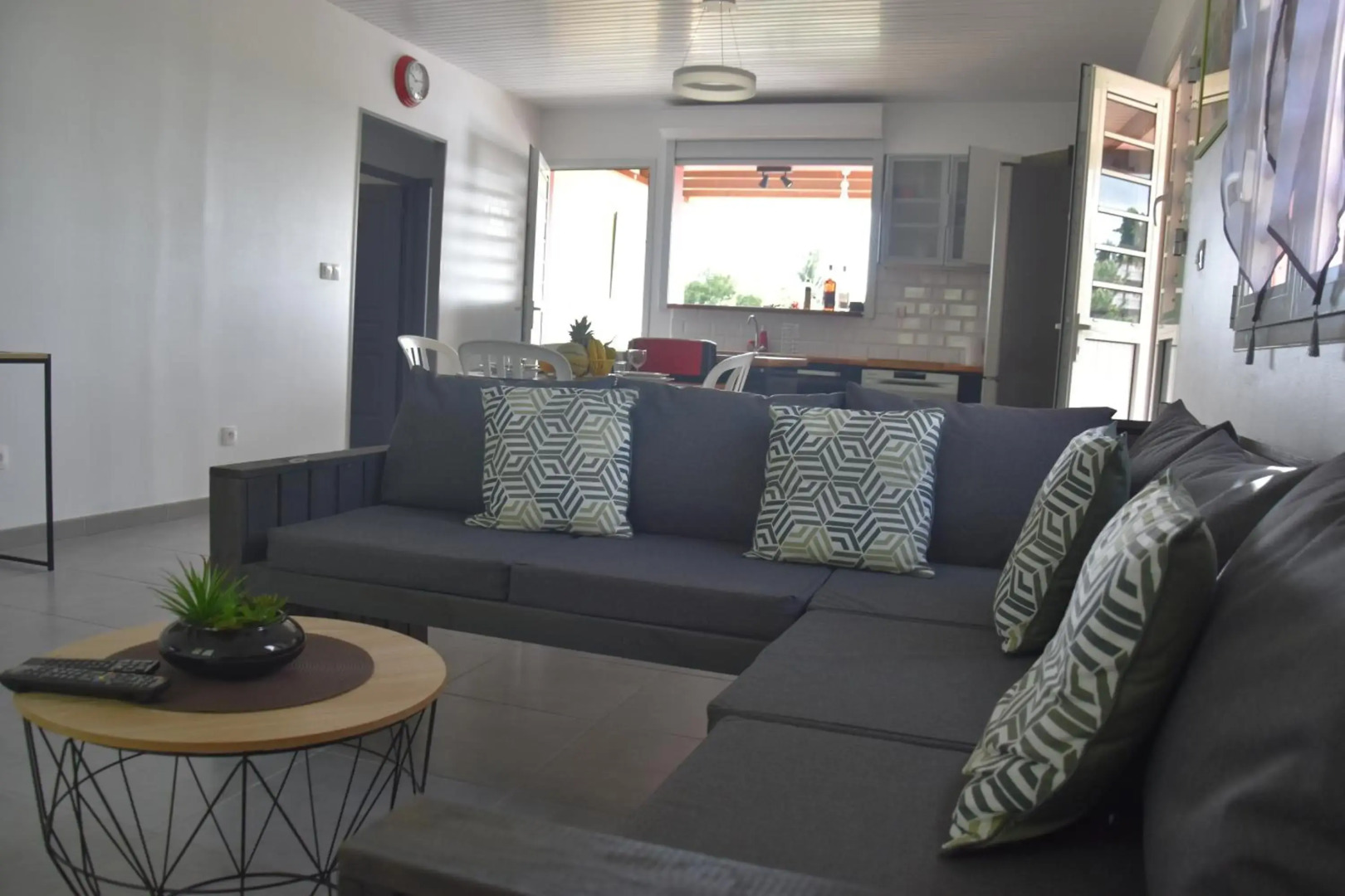 Haut de villa dans son écrin de verdure