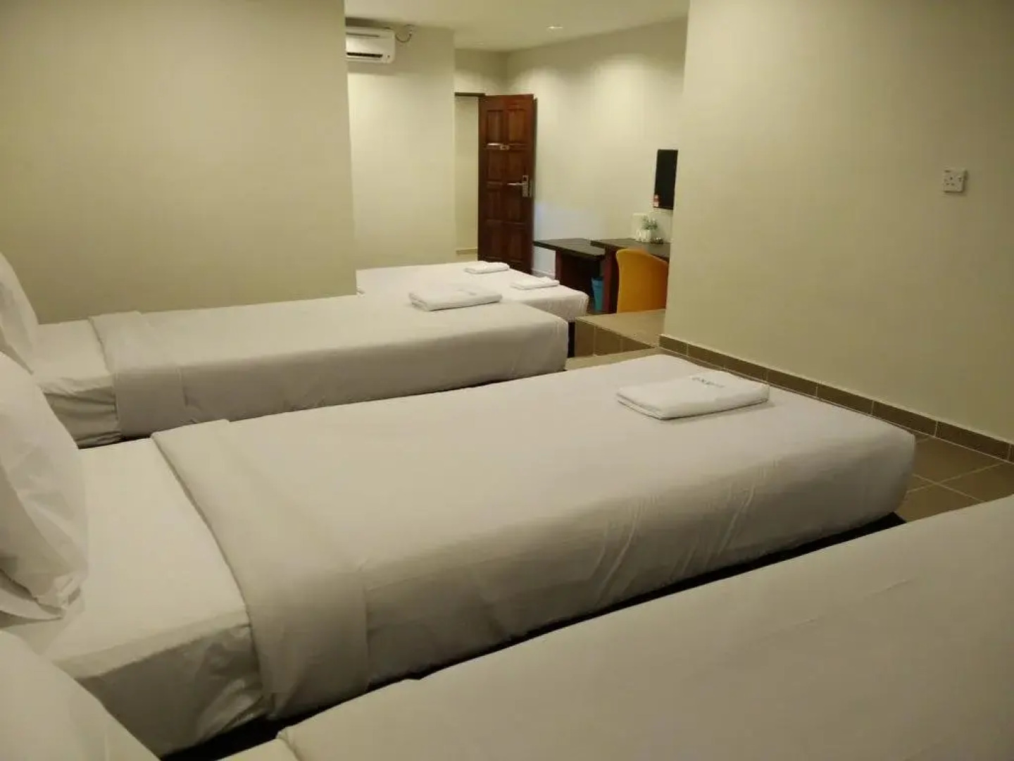 Station Gold Budget Hotel