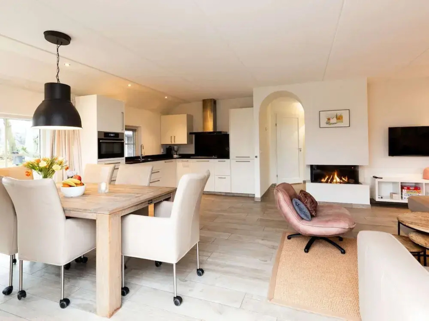 Family Villa + Sauna & Sunroom