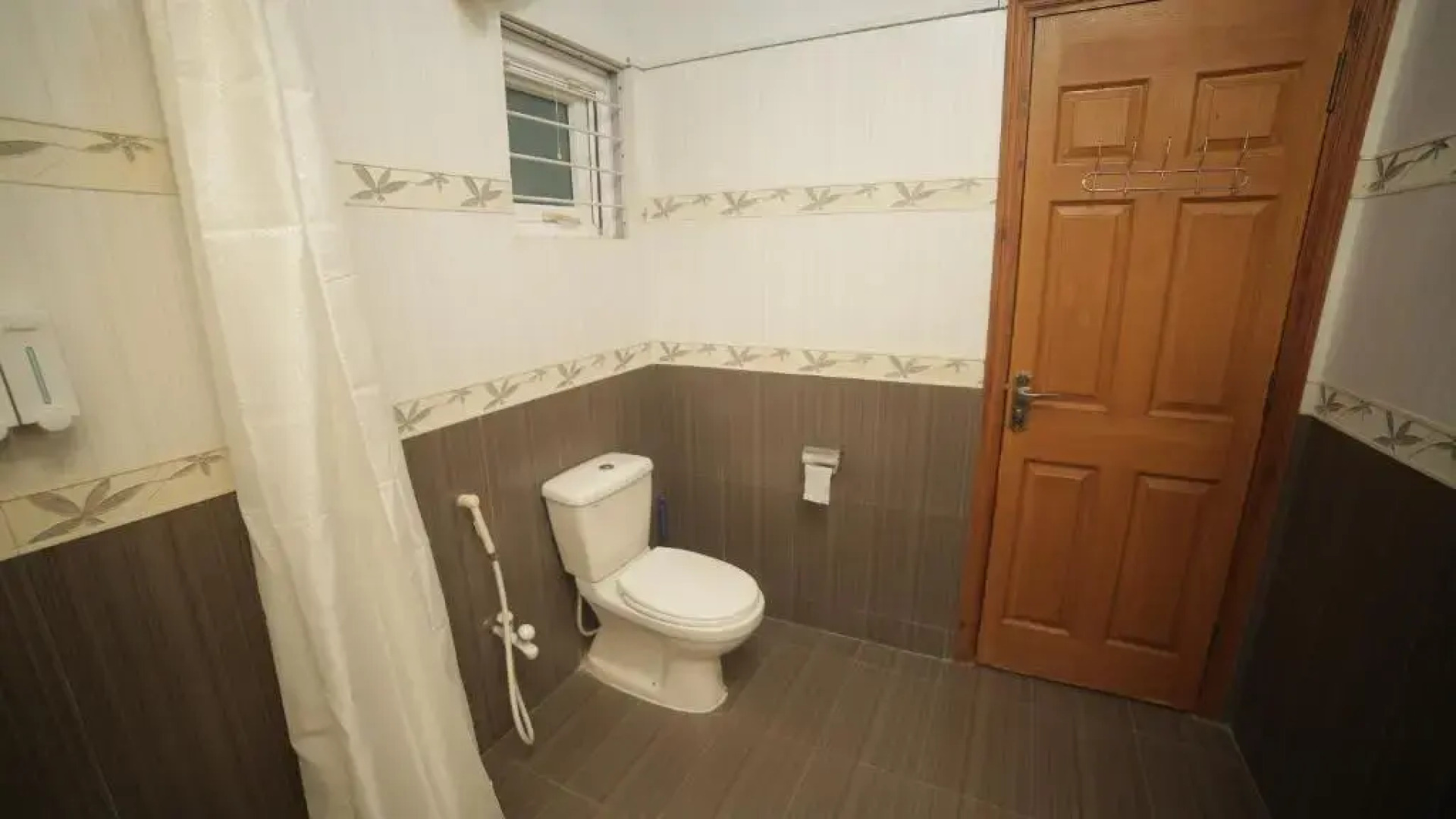 Four Squares Karachi