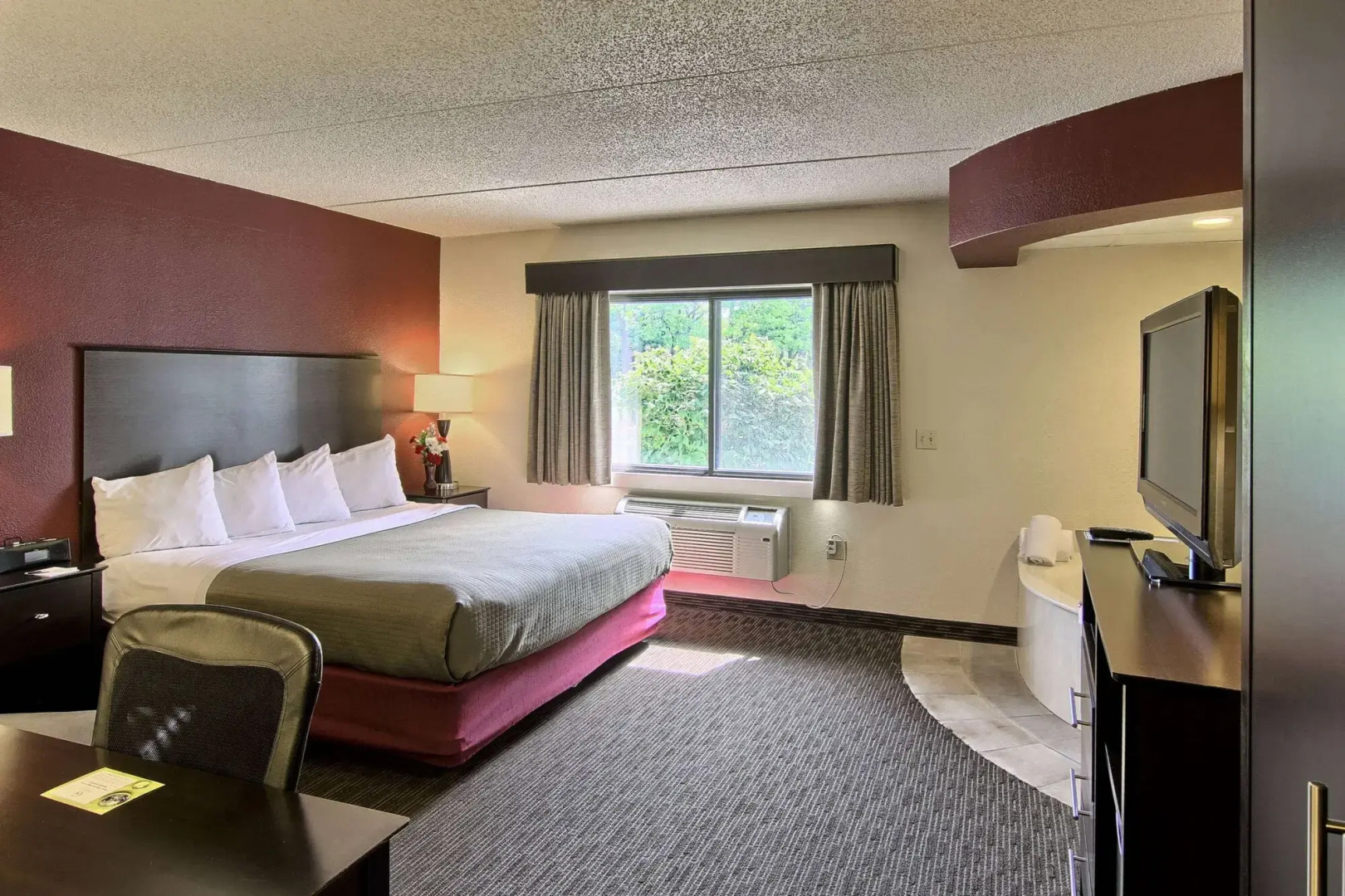 Blossom Hotel & Suites Traverse City