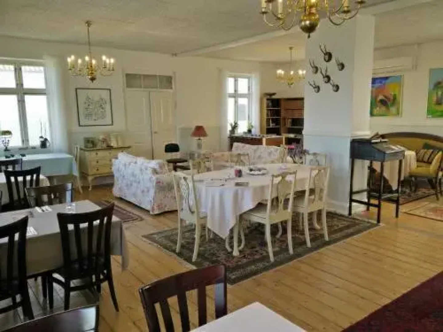 Tante Tut Og Onkel E Hotel & Bistro