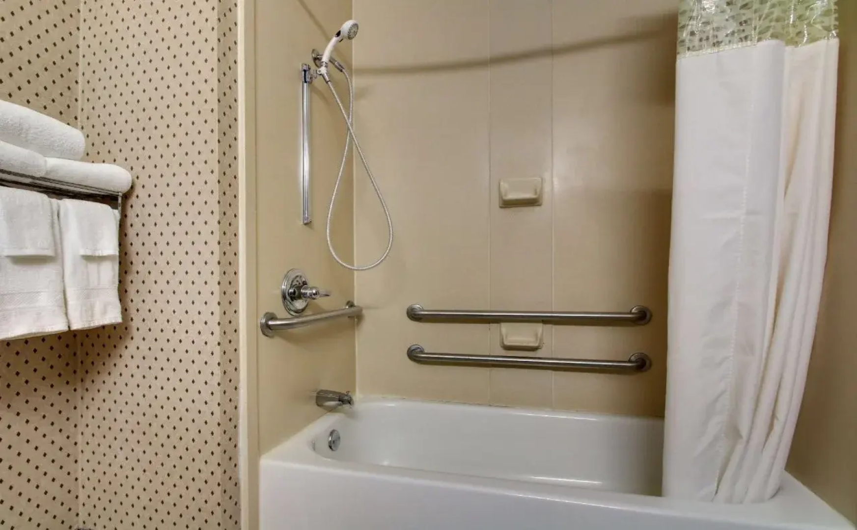 Quality Inn & Suites Quincy - Downtown