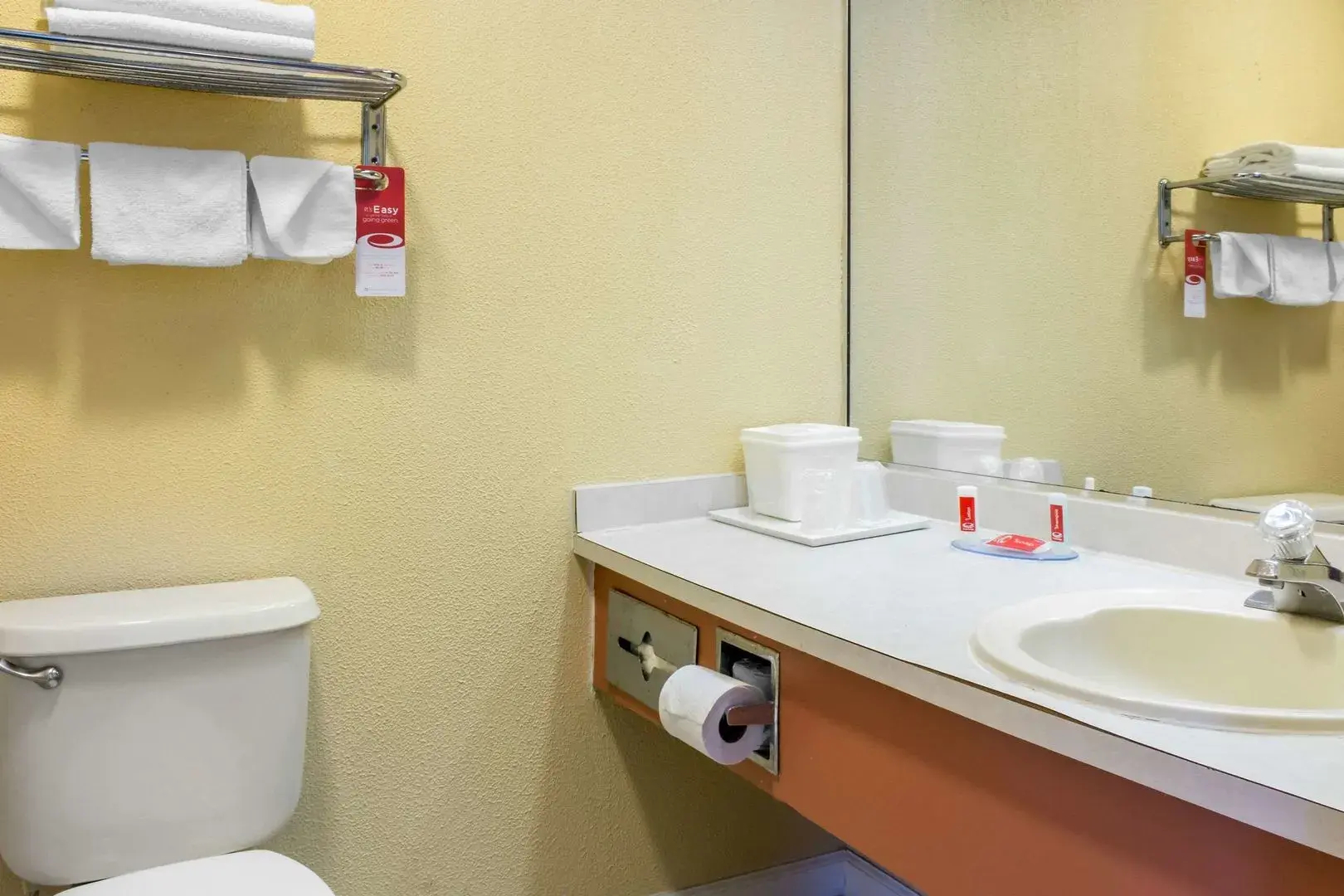 Delux Inn & Suites