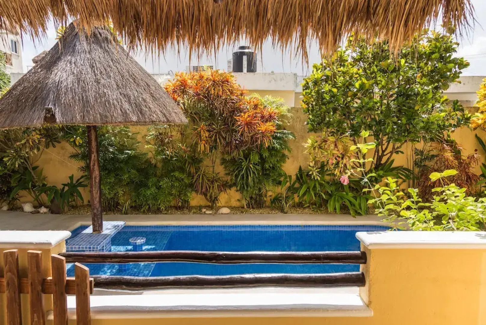 La Buena Vida Suites - Adults Only