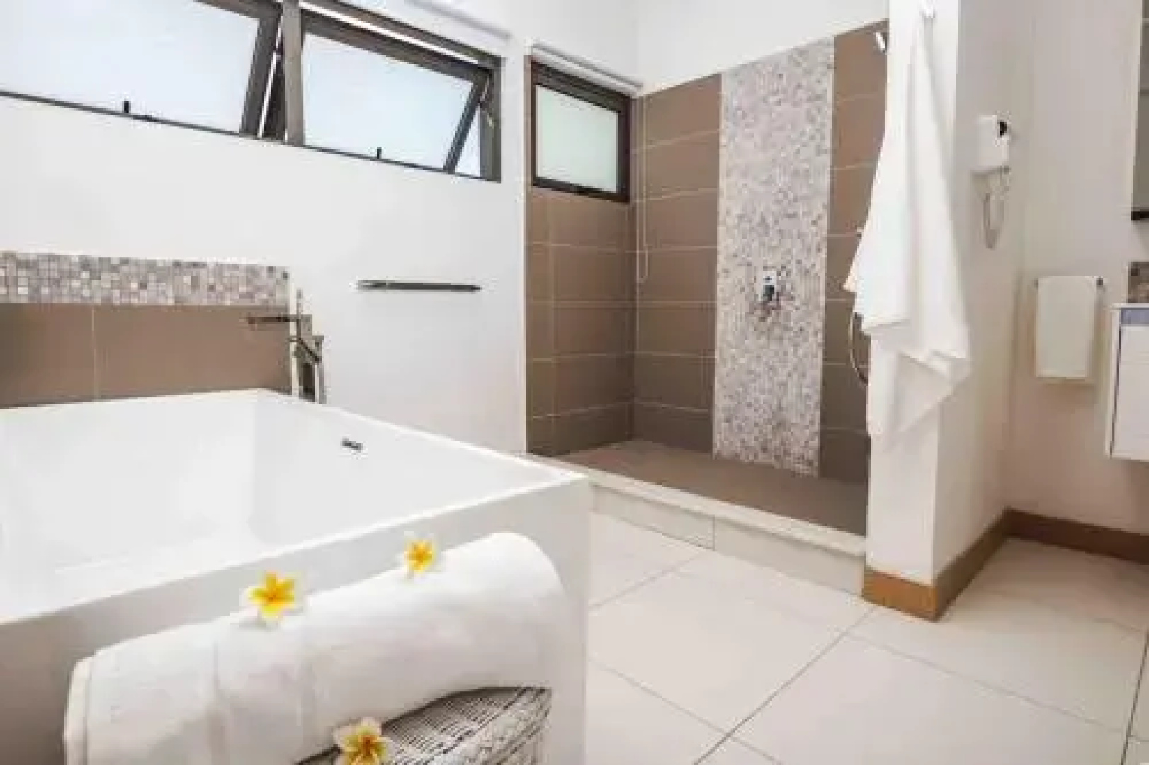 Latitude Luxury Apartment