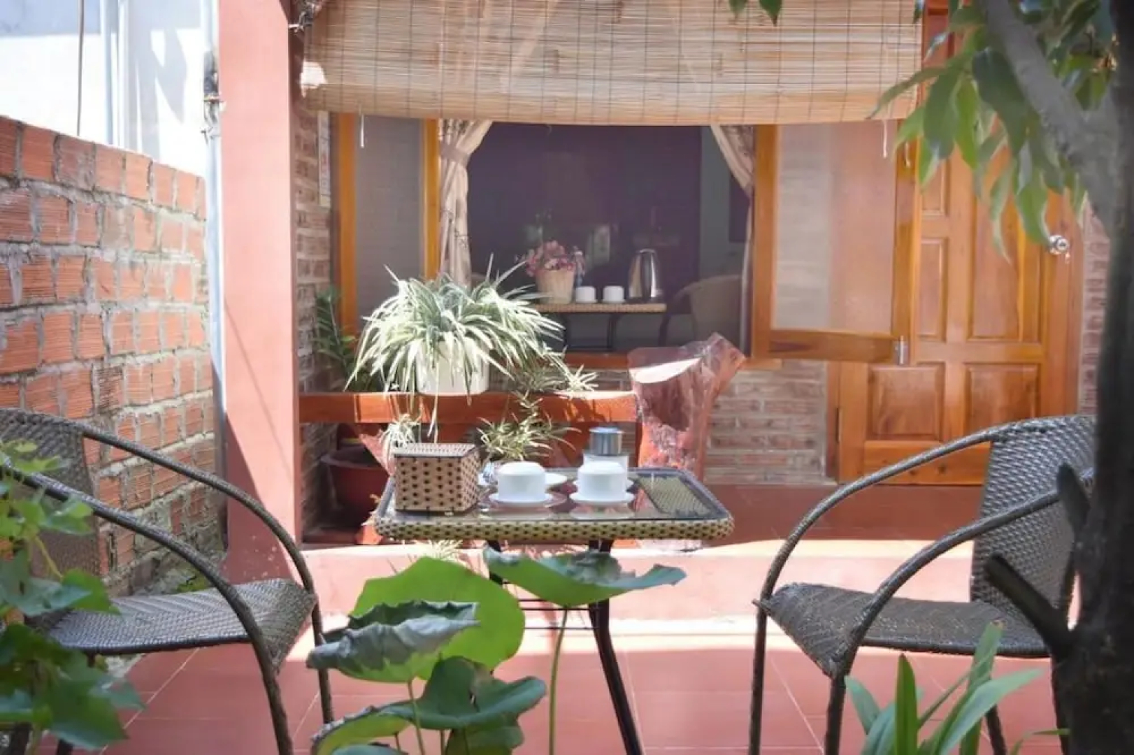 Van Long Family Homestay