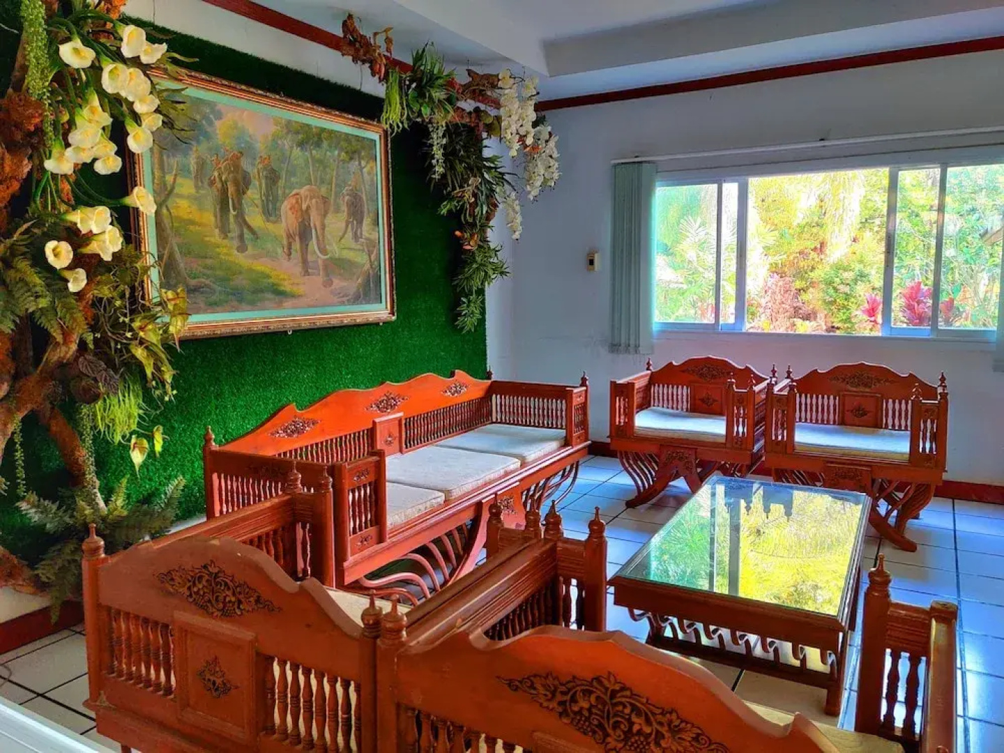 Thongpaeka Hotel