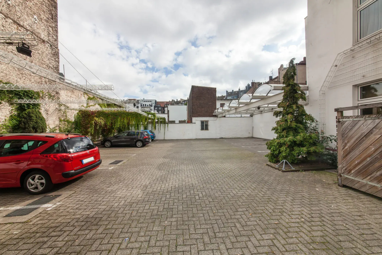 Antares Apartments