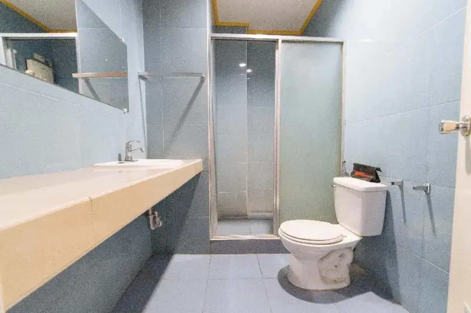 RedDoorz @ Kilometer 1 Roxas City