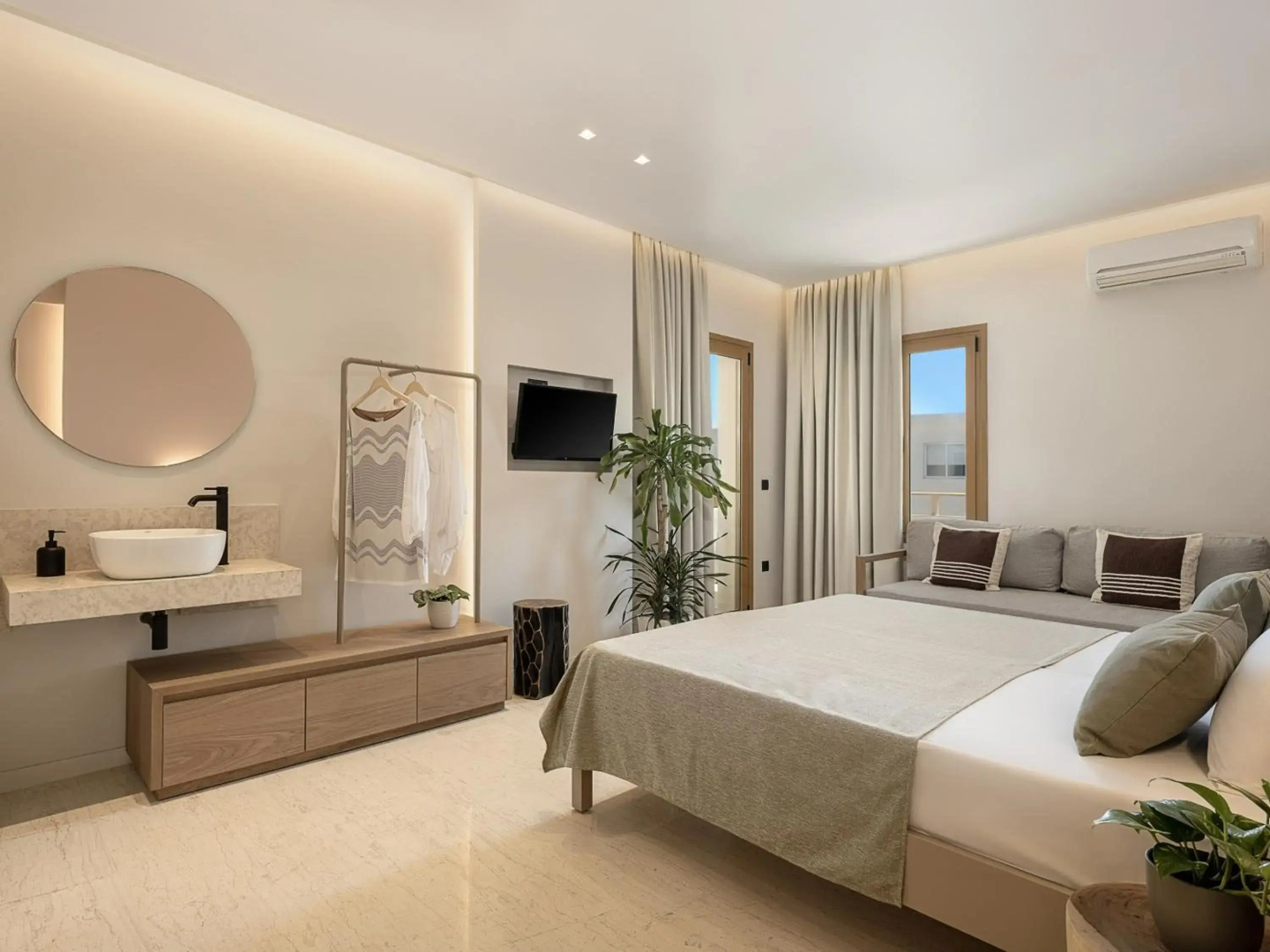 Esperides Beach Hotel Apartments