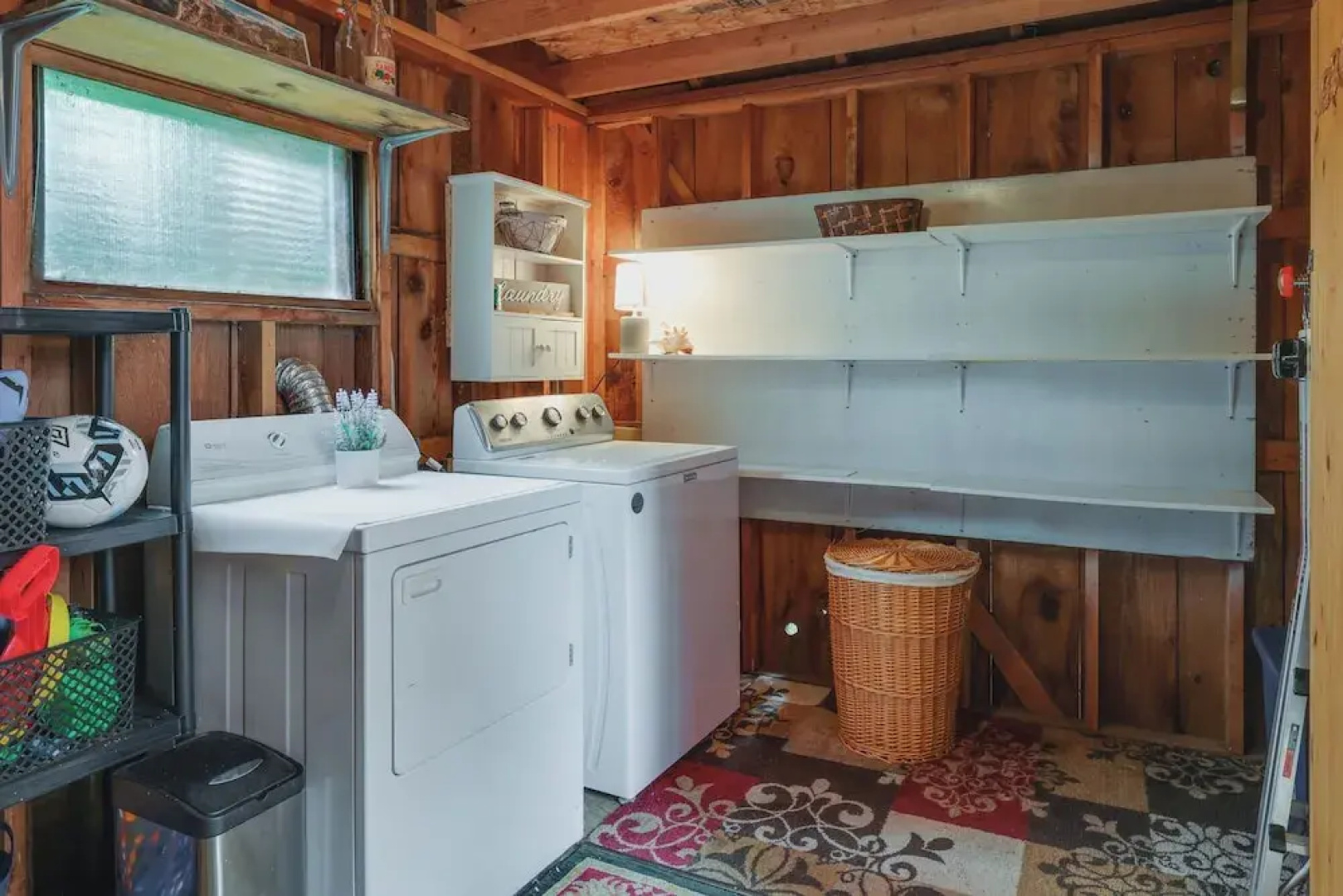 Fire Pit, Deck & Grill: Cozy Twain Harte Cabin!