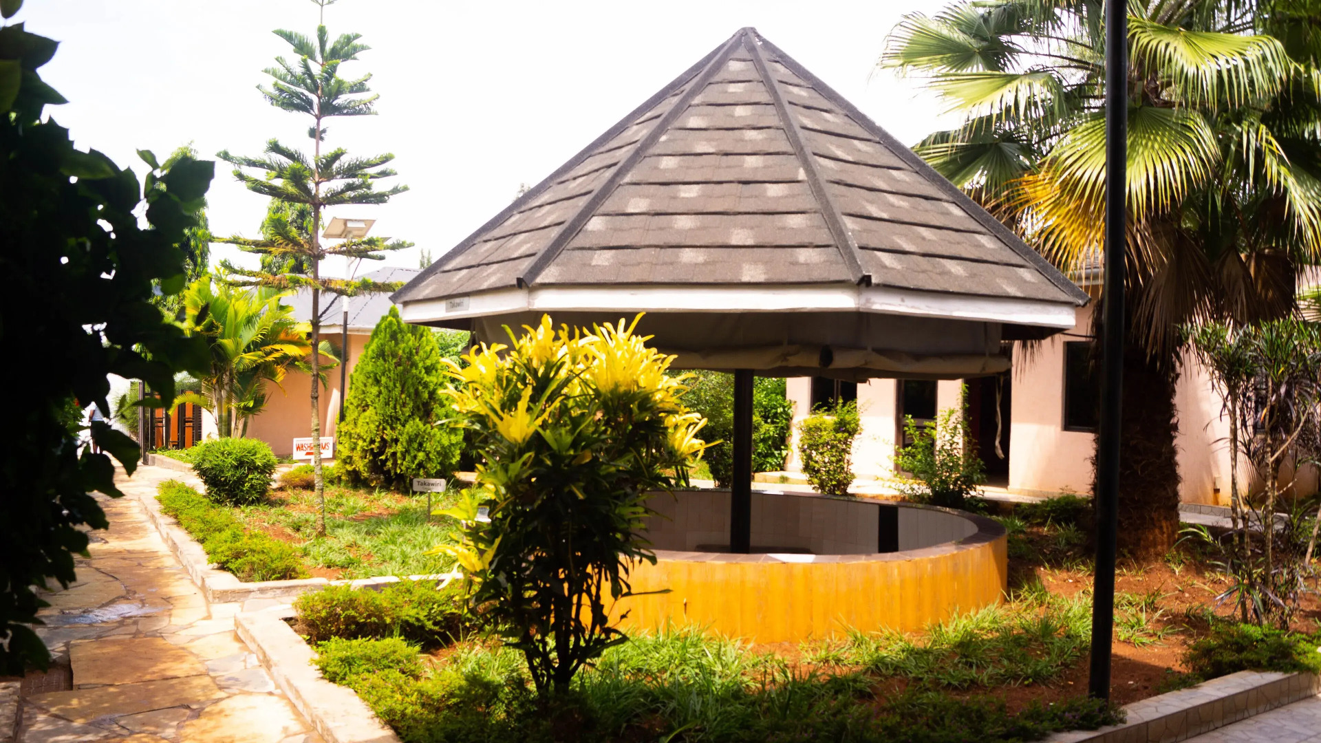 Distinctions Gardens Guest House