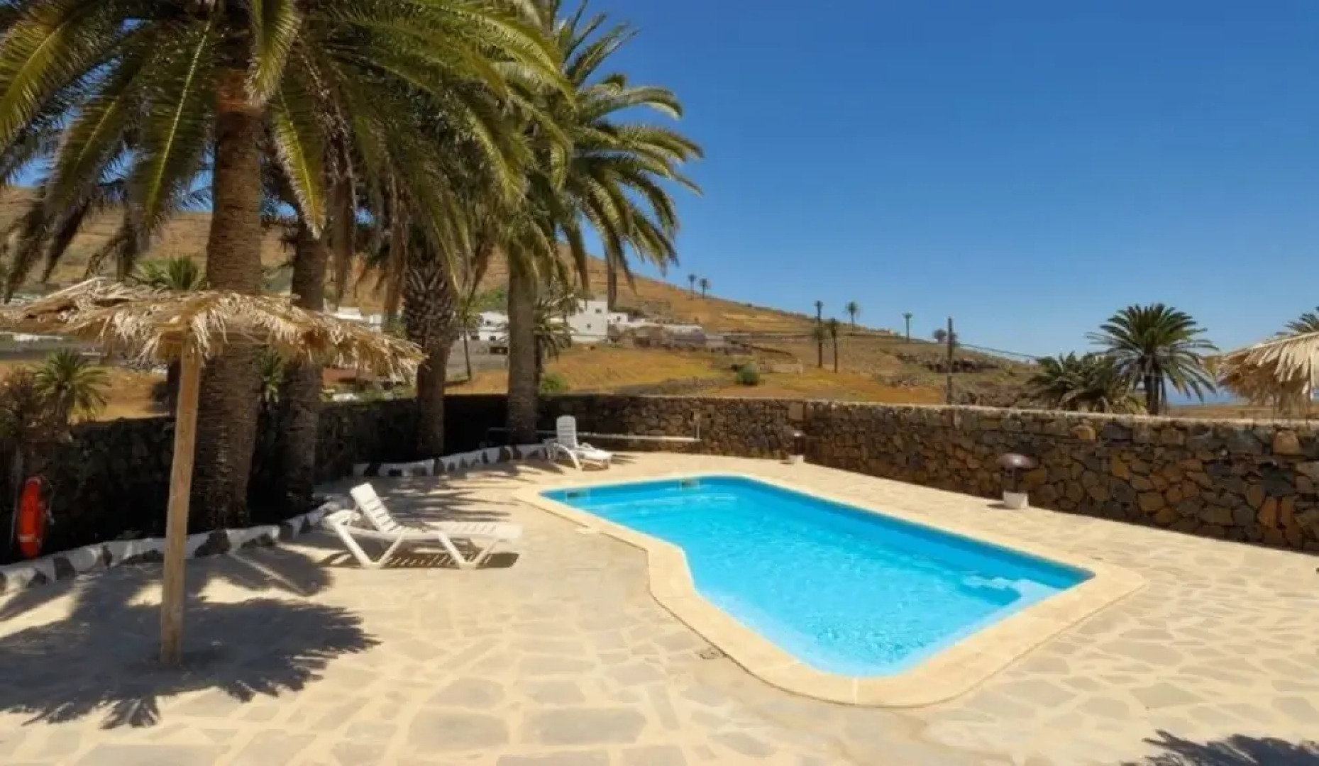 Villa - 2 Bedrooms with Pool and WiFi - 106086