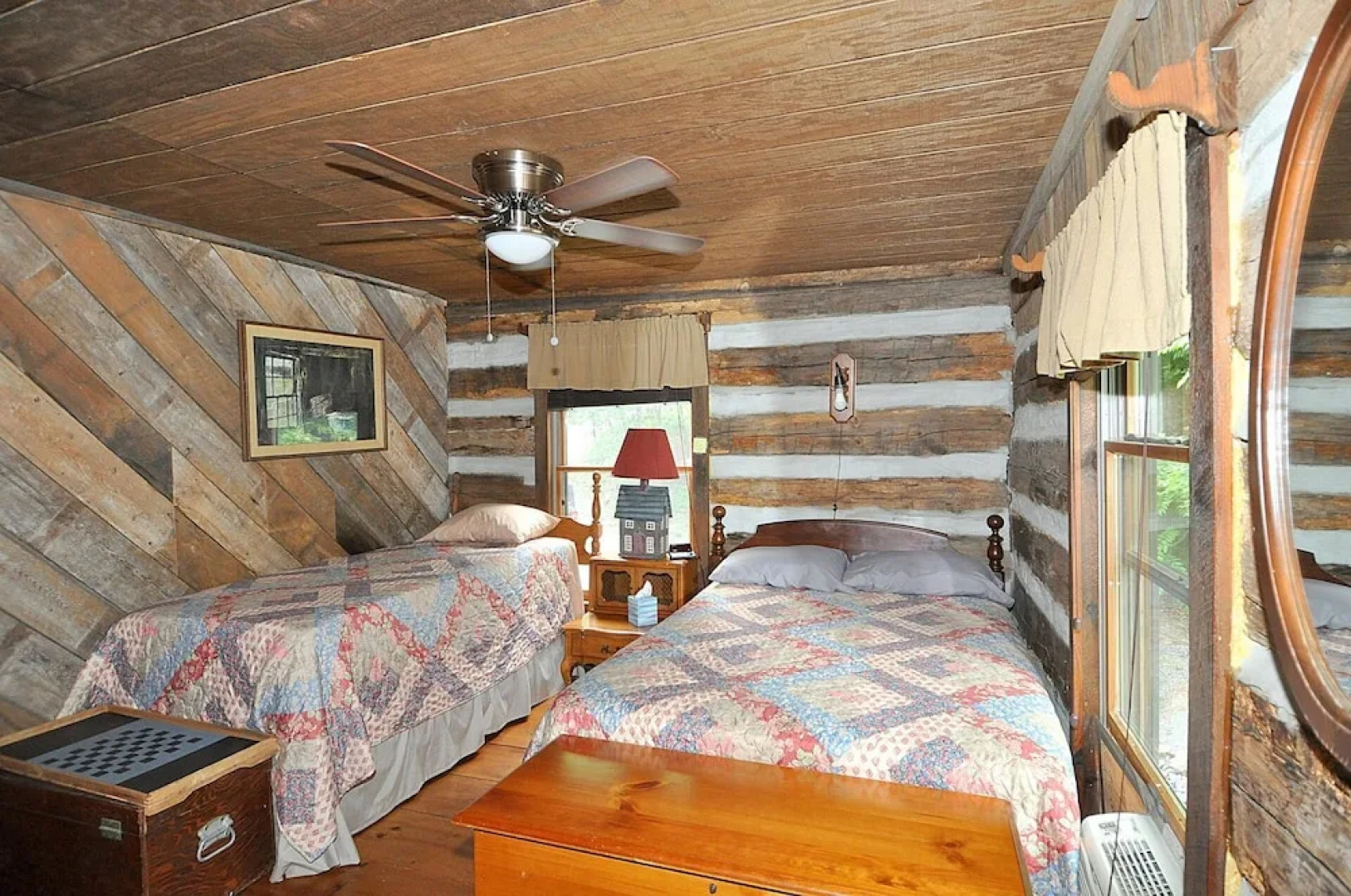 Pondview Cabin - Log Cabin Retreat