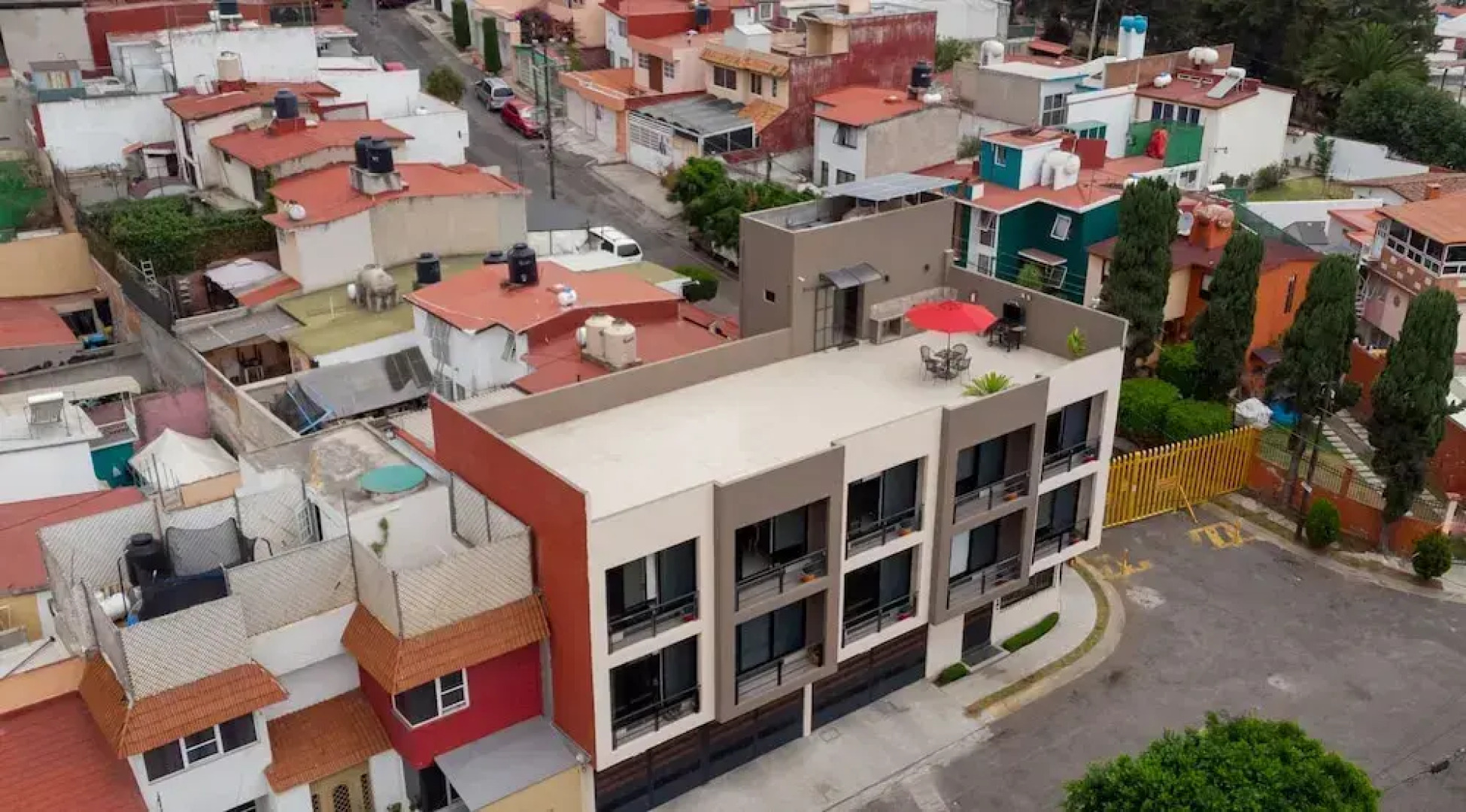 S01 Suite 2 min del TEC Wifi Terraza